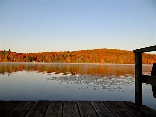 Le Domaine Du Lac Saint Charles Québec Canada
